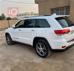 جیپ گراند شیرۆکی